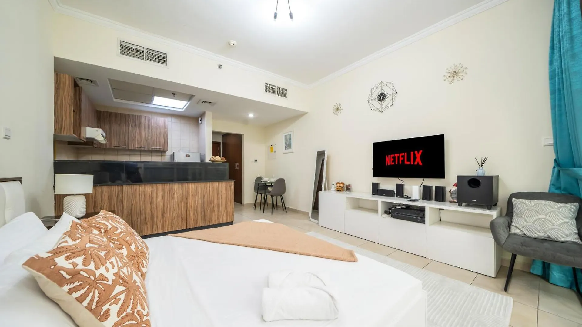 Chic Studio With Pool & Gym Near Burj Khalifa & Dubai Mall 0*,