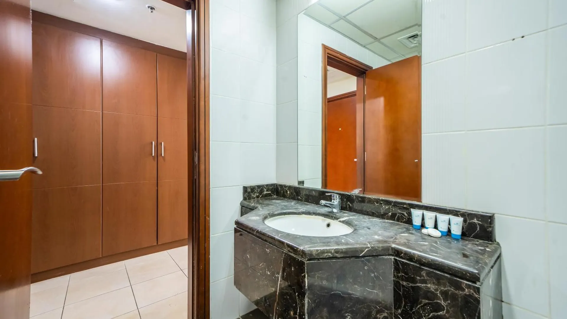 Apartment Chic Studio With Pool & Gym Near Burj Khalifa & Dubai Mall