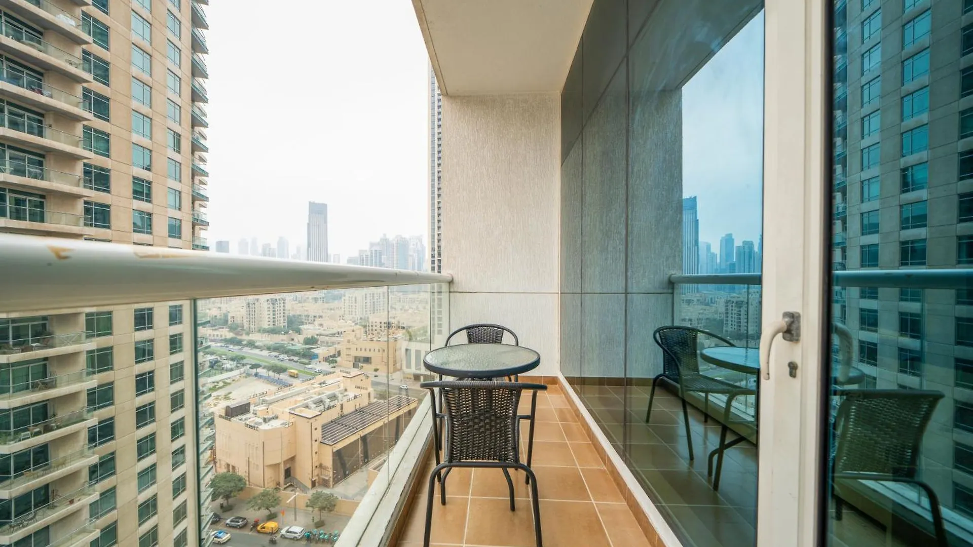 Chic Studio With Pool & Gym Near Burj Khalifa & Dubai Mall Apartment