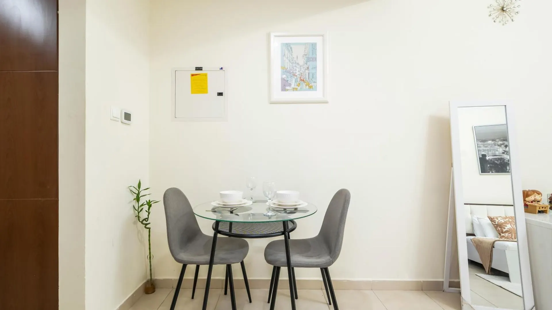 Apartment Chic Studio With Pool & Gym Near Burj Khalifa & Dubai Mall United Arab Emirates