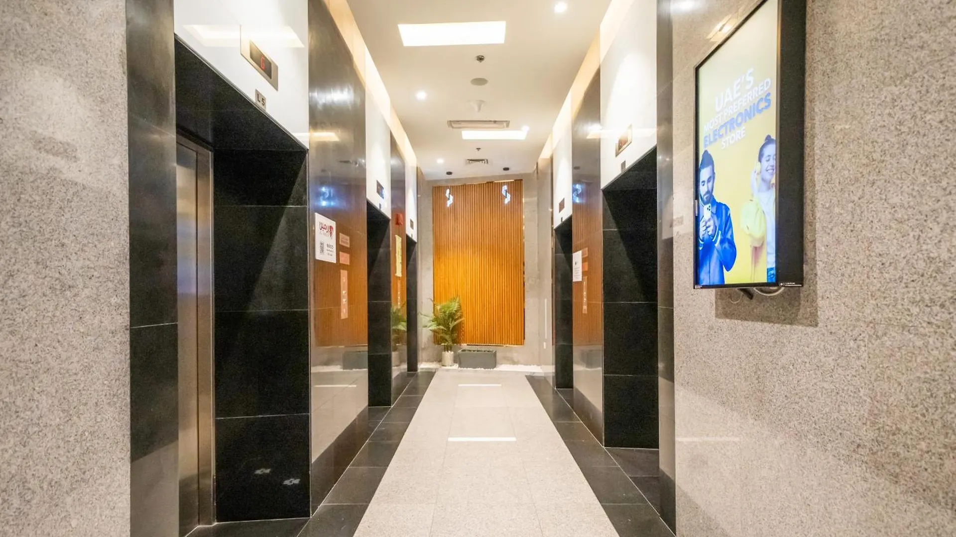 Chic Studio With Pool & Gym Near Burj Khalifa & Dubai Mall Apartment