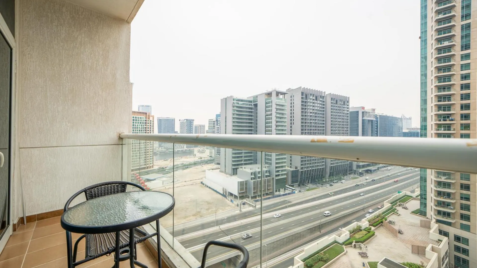 Apartment Chic Studio With Pool & Gym Near Burj Khalifa & Dubai Mall United Arab Emirates